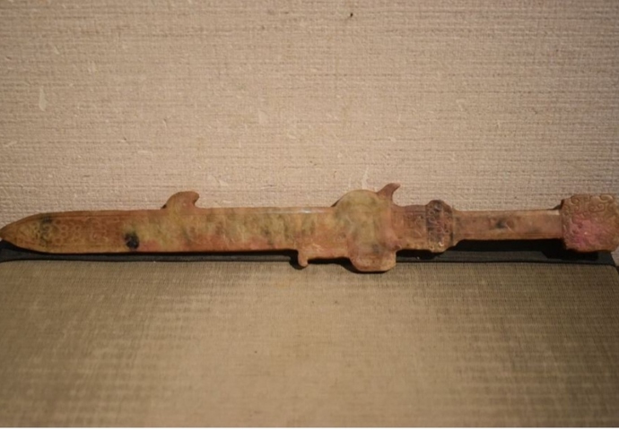 古玩玉器仿古做舊玉劍型件真品鑒賞圖