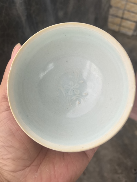 古玩陶瓷湖田窯影青釉花卉紋茶碗真品鑒賞圖