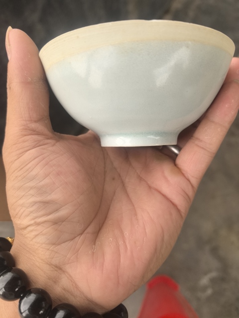 古玩陶瓷湖田窯影青釉花卉紋茶碗真品鑒賞圖