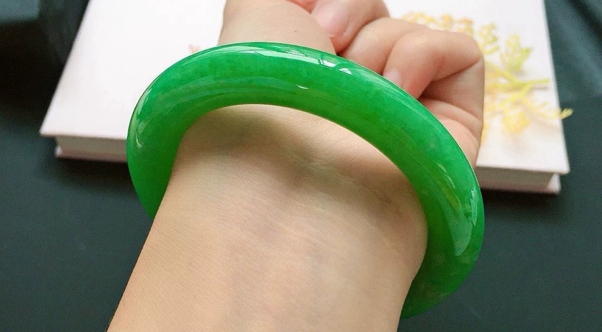 古玩玉器天然翡翠手鐲真品鑒賞圖