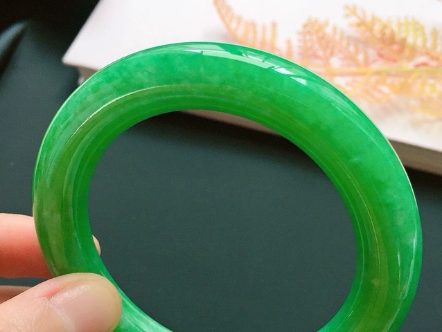 古玩玉器天然翡翠手鐲真品鑒賞圖