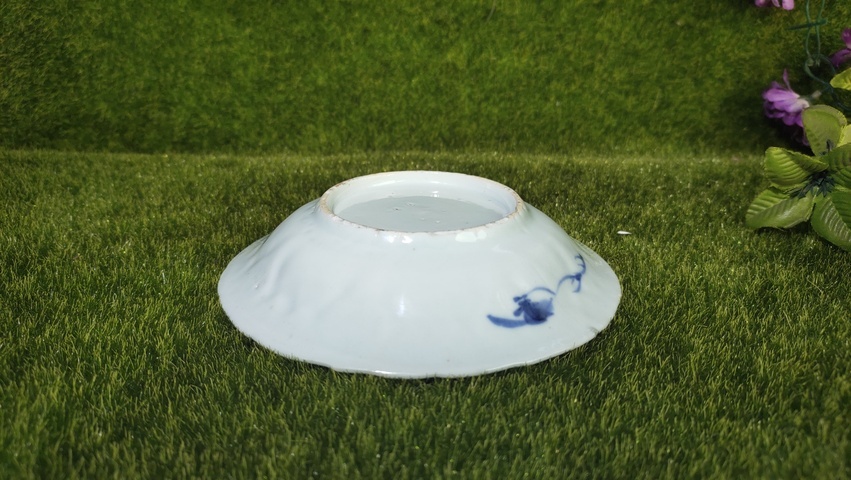 古玩陶瓷清康熙·青花洞石花卉紋花口盤真品鑒賞圖