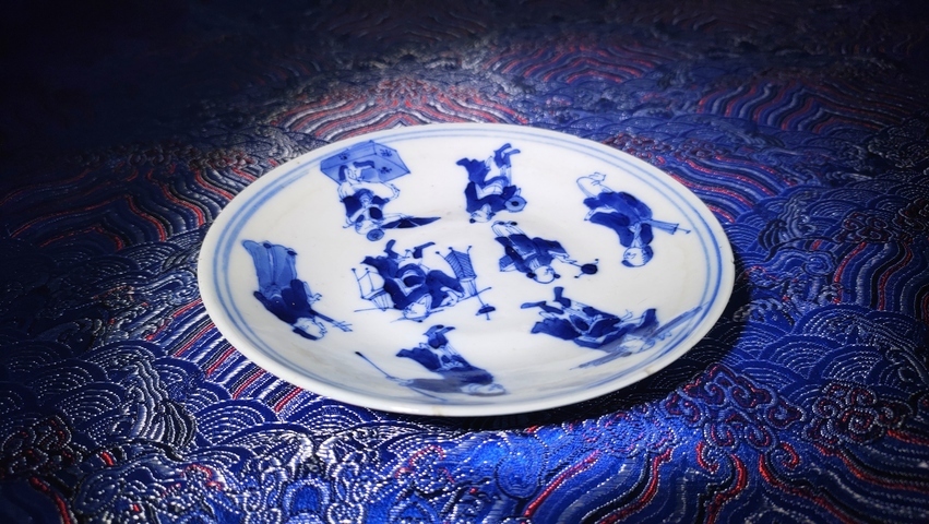 古玩陶瓷清晚期·青花八仙人物盤真品鑒賞圖