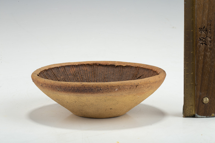 古玩陶瓷明·篦紋碾碗
真品鑒賞圖