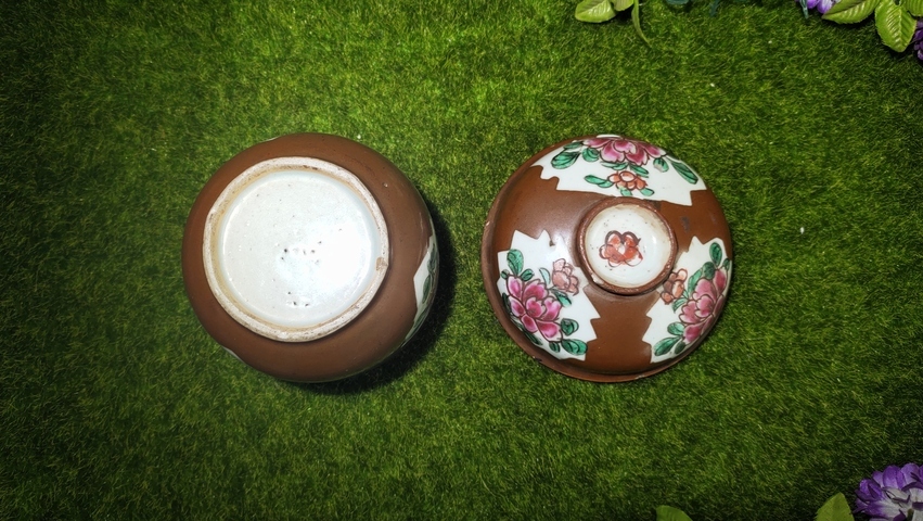 古玩陶瓷清雍正·紫金釉開光粉彩花卉蓋罐真品鑒賞圖