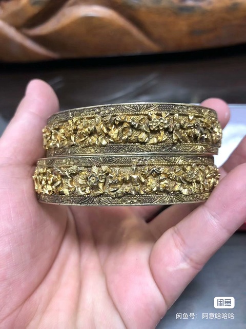 古玩雜項(xiàng)浮雕手鐲真品鑒賞圖
