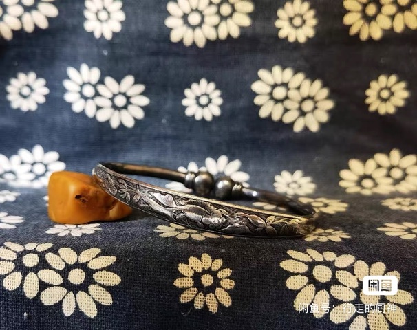 古玩雜項(xiàng)解放初級(jí)銀手鐲真品鑒賞圖
