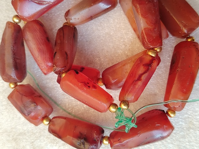 古玩玉器天然紅瑪瑙多棱珠串鏈拍賣，當前價格666元