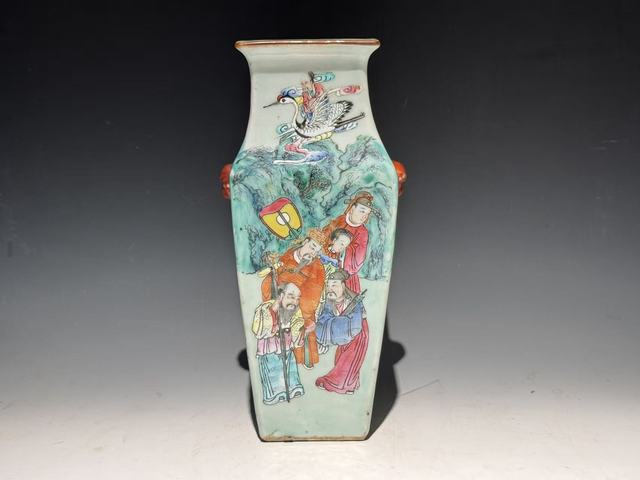 古玩陶瓷四方人物瓶真品鑒賞圖