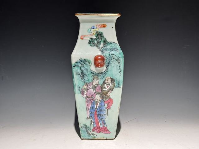 古玩陶瓷四方人物瓶真品鑒賞圖