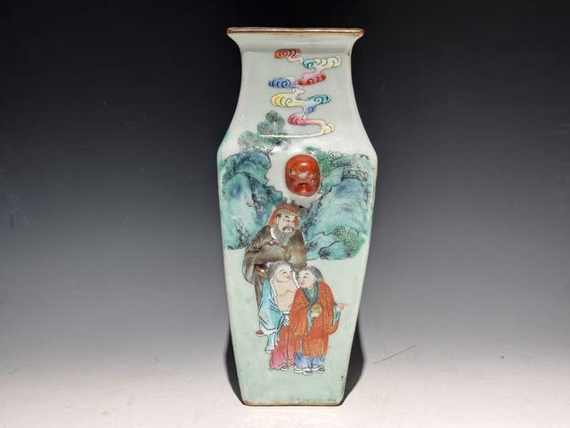 古玩陶瓷四方人物瓶真品鑒賞圖