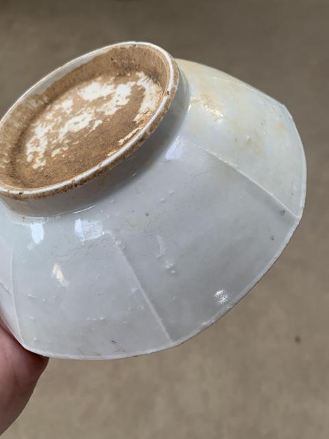 古玩陶瓷青白釉花口盤真品鑒賞圖