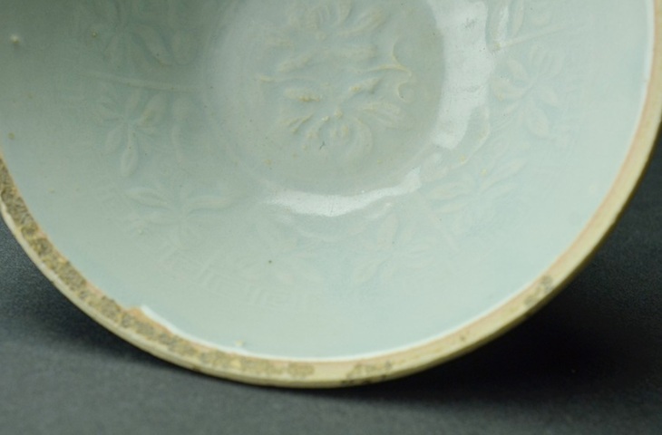 古玩陶瓷宋代影青芒口圈足覆燒工藝印花碗真品鑒賞圖