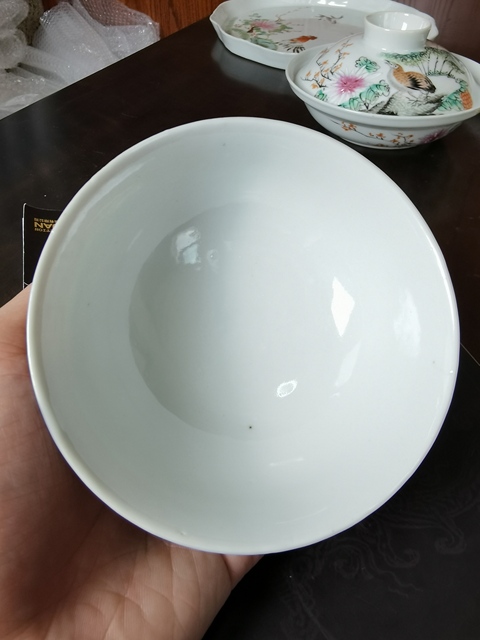 古玩陶瓷松石綠粉彩獅紋茶碗真品鑒賞圖
