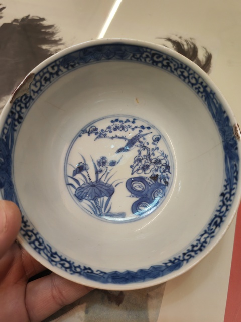 古玩陶瓷人物花鳥紋青花碗真品鑒賞圖
