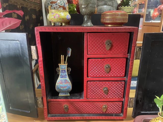 古玩雜項(xiàng)剔紅柜真品鑒賞圖