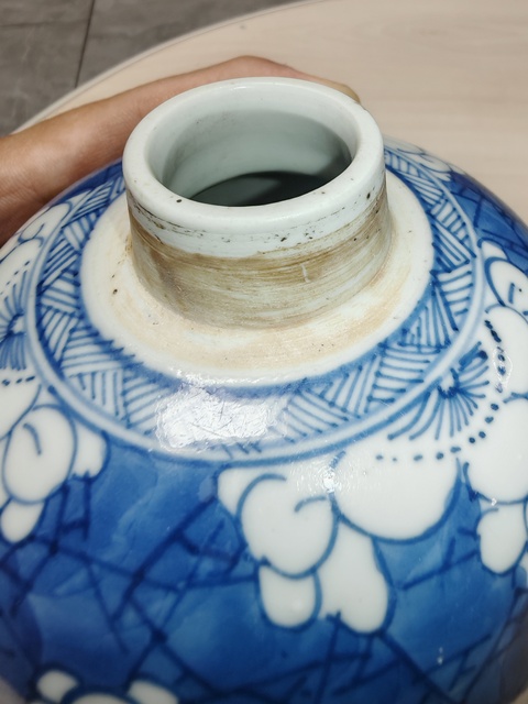 古玩陶瓷清康熙青花冰梅紋罐真品鑒賞圖