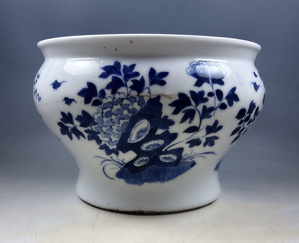 古玩陶瓷花卉紋青花馬蹄尊真品鑒賞圖
