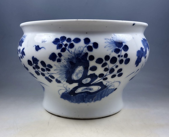 古玩陶瓷花卉紋青花馬蹄尊真品鑒賞圖