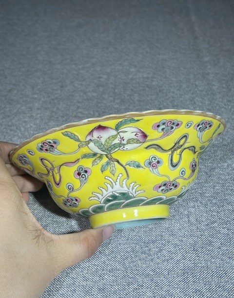 古玩陶瓷桃紋粉彩折腰碗真品鑒賞圖