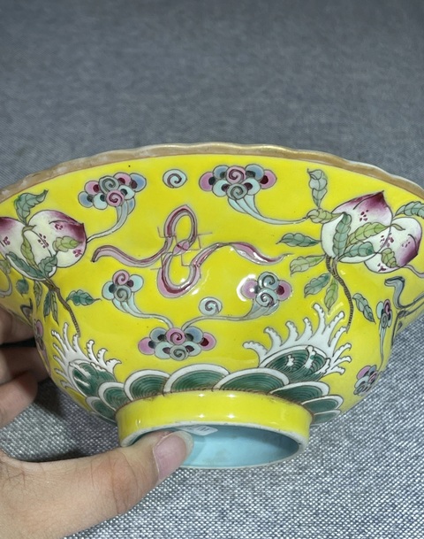 古玩陶瓷桃紋粉彩折腰碗真品鑒賞圖