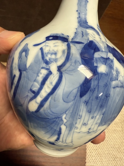 古玩陶瓷人物紋青花長頸瓶真品鑒賞圖