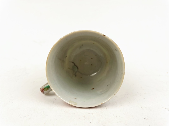 古玩陶瓷清雍正·粉彩開窗如意云頭紋把杯拍賣,當前價格0元