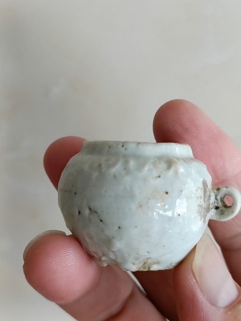 古玩陶瓷青白釉花卉紋鳥食罐真品鑒賞圖