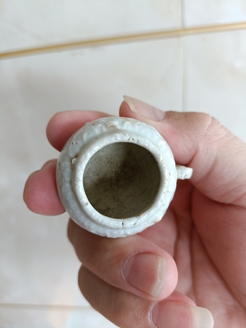 古玩陶瓷青白釉花卉紋鳥食罐真品鑒賞圖