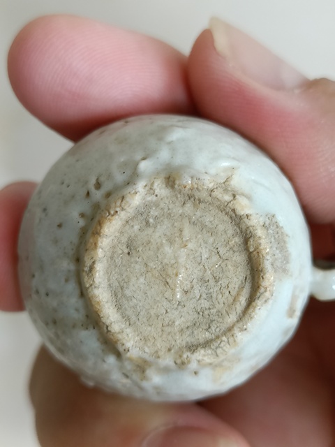 古玩陶瓷青白釉花卉紋鳥食罐真品鑒賞圖