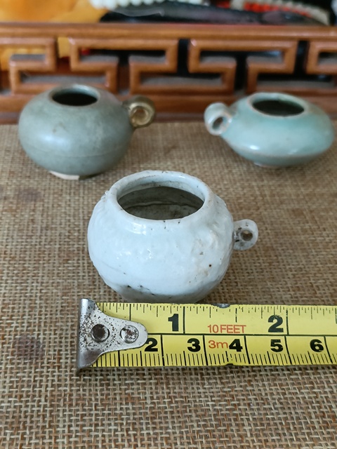 古玩陶瓷青白釉花卉紋鳥食罐真品鑒賞圖