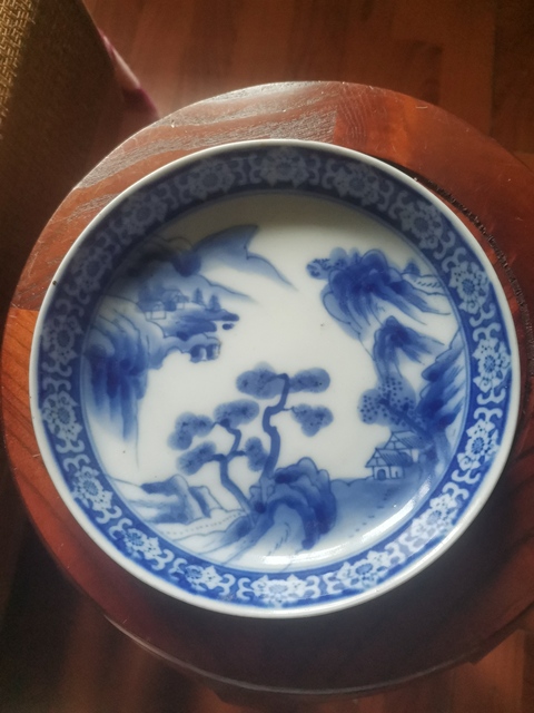 古玩陶瓷山水紋青花盤真品鑒賞圖