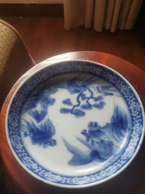古玩陶瓷山水紋青花盤真品鑒賞圖