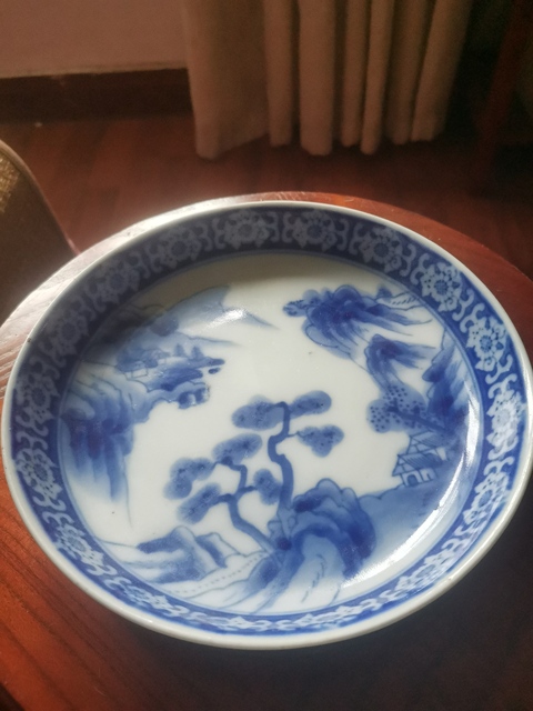 古玩陶瓷山水紋青花盤真品鑒賞圖