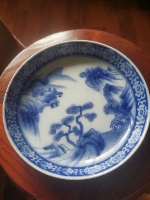 古玩陶瓷山水紋青花盤真品鑒賞圖