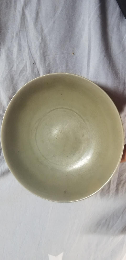 古玩陶瓷龍泉窯青釉刻花蓮瓣紋淺碗真品鑒賞圖