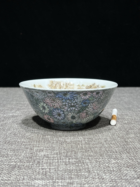 古玩陶瓷粉彩花卉內墨彩山水紋碗真品鑒賞圖