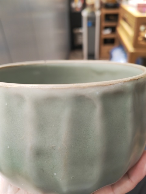 古玩陶瓷龍泉青瓷刻仰蓮紋缽真品鑒賞圖