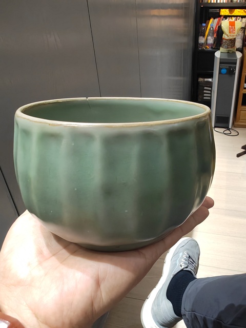 古玩陶瓷龍泉青瓷刻仰蓮紋缽真品鑒賞圖
