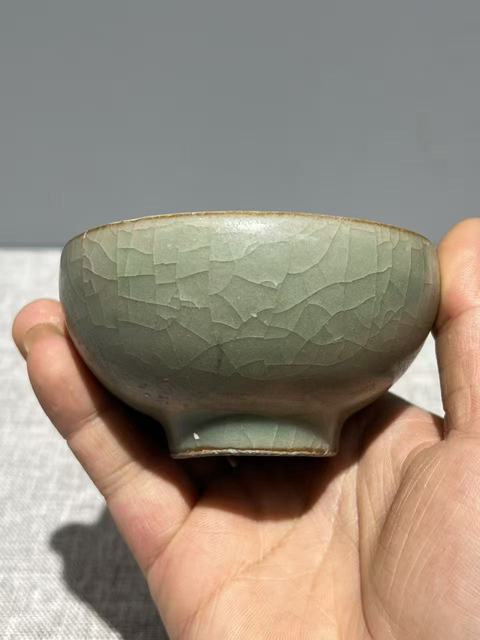 古玩陶瓷龍泉窯芒口杯真品鑒賞圖