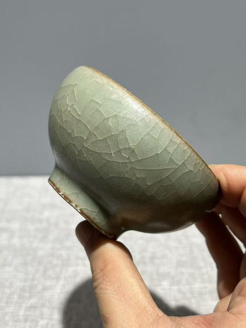 古玩陶瓷龍泉窯直口盞真品鑒賞圖