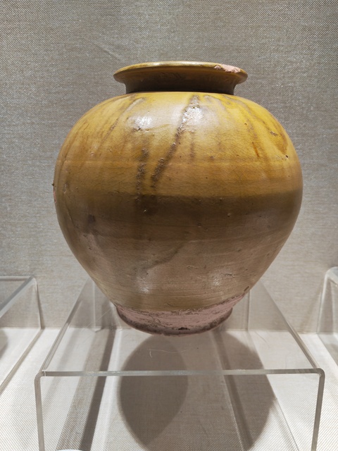 古玩陶瓷黃釉萬年罐真品鑒賞圖