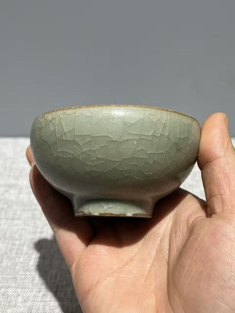 古玩陶瓷龍泉窯直口盞真品鑒賞圖