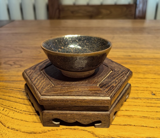 古玩陶瓷黑釉油滴盞真品鑒賞圖