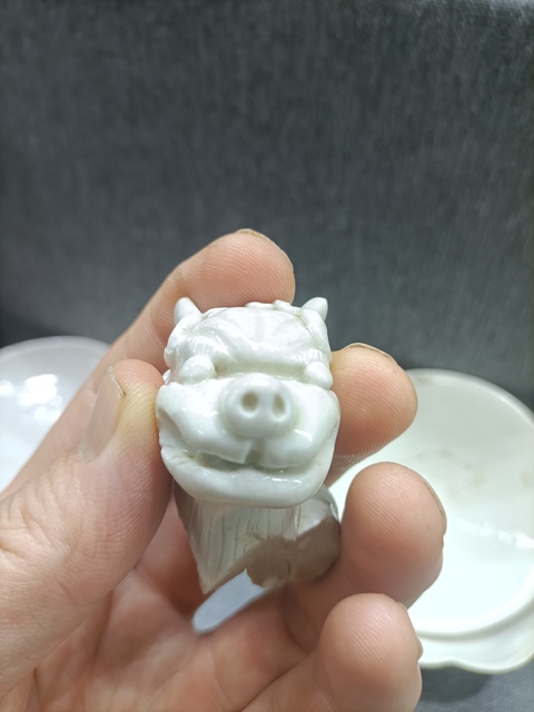 古玩陶瓷宋代定窯白釉獅子標(biāo)本真品鑒賞圖