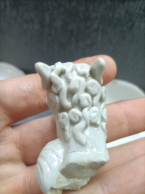 古玩陶瓷宋代定窯白釉獅子標(biāo)本真品鑒賞圖