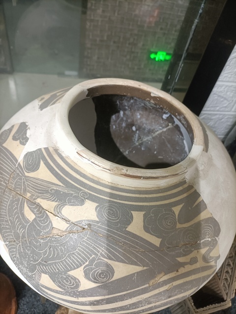 古玩陶瓷元代磁州窯白地黑花鳳紋大罐真品鑒賞圖