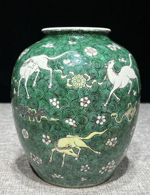 古玩陶瓷素三彩落花流水飛馬紋太白罐真品鑒賞圖