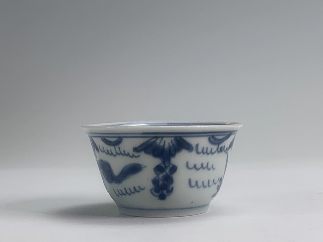 古玩陶瓷清康熙·青花松鼠葡萄紋杯碟拍賣,當前價格495元