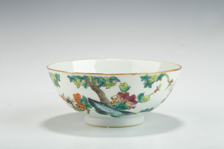 古玩陶瓷清晚·粉彩鹿鶴同春圖花口碗拍賣，當前價格2118元